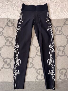 Ultracor Black Leggings with White Scroll Side Design